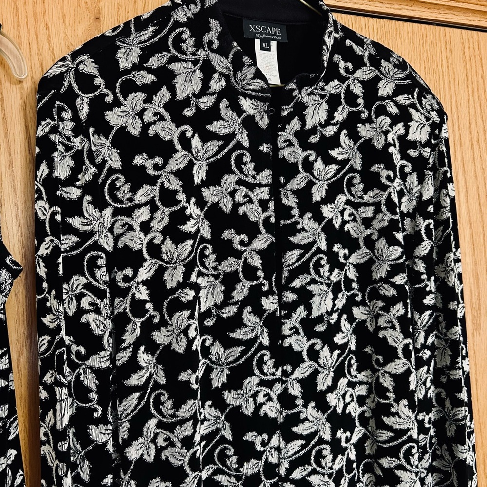 2 Piece Formal Black & Silver Women's Matching Top & Jacket with SPARKLE Accents - Picture 7 of 11